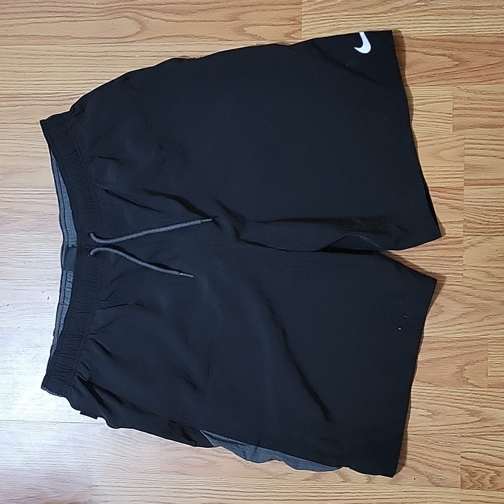 Nike mens black & grey shorts (L)